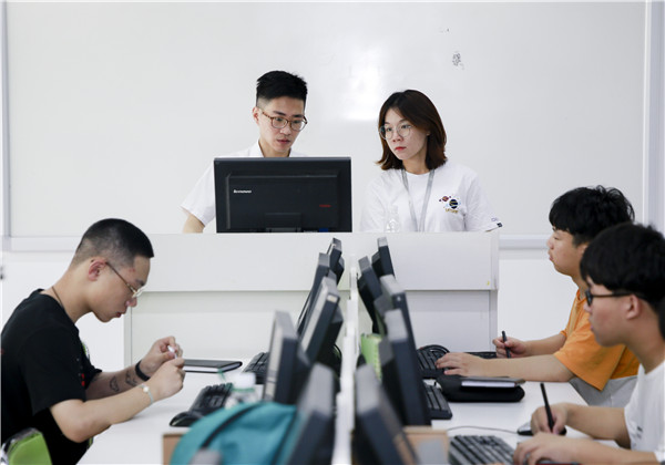 <a href=http://njxh.cn target=_blank class=infotextkey>高中</a>畢業(yè)考不上大學(xué) 學(xué)IT是好出路嗎？