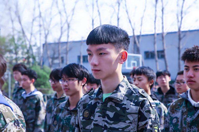 退伍軍人轉(zhuǎn)業(yè)選擇新華，開啟高薪白領(lǐng)的成長之路