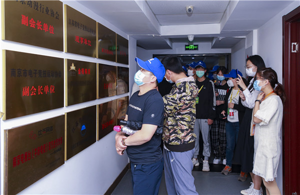 【南京新華五一試學(xué)營】試學(xué)火爆，歡迎新同學(xué)來到南京新華~