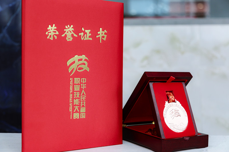 聚焦兩會(huì) | 新華互聯(lián)網(wǎng)+教育助力鄉(xiāng)村振興！