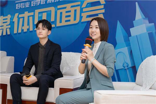 馬可來新華重拾校園生活，青春“競”是精彩！