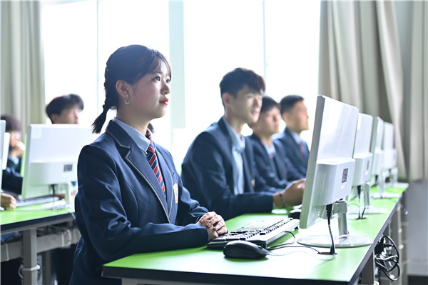 如何高水平薪資就業(yè)？這有一本新華秘籍！