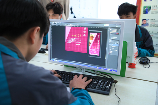屢創(chuàng)新高！2021年新華學子薪資盤點
