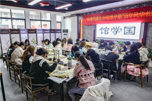 開(kāi)學(xué)特輯|開(kāi)學(xué)第一天，我們是這樣度過(guò)的