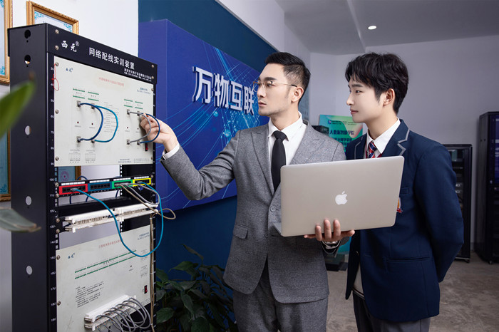 就業(yè)寒潮來(lái)襲，新華這類人才卻被市場(chǎng)熱搶！
