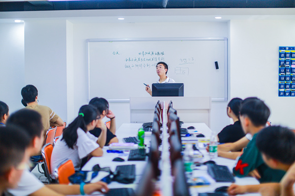 女孩子讀什么技校好？