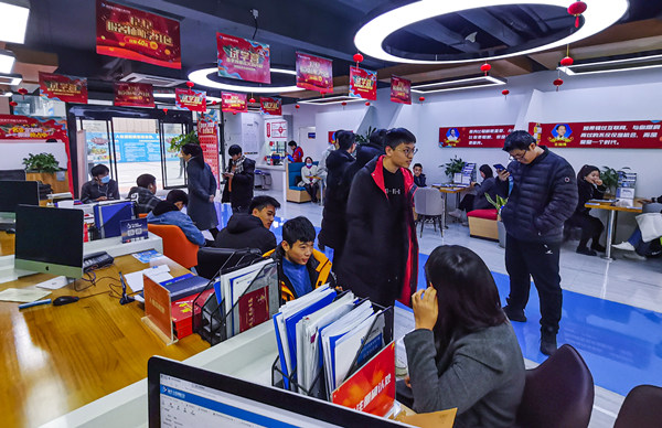 為什么總勸你來校實地考察？好學(xué)校不怕比較！