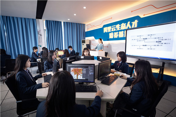 為什么國家要大力發(fā)展職業(yè)教育？