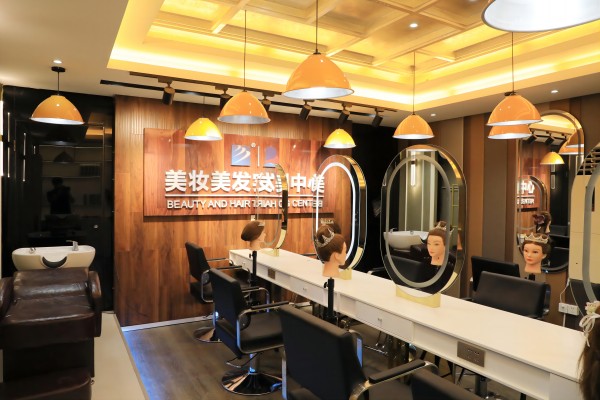 南京新華美妝專業(yè)怎么樣？就業(yè)前景好不好？